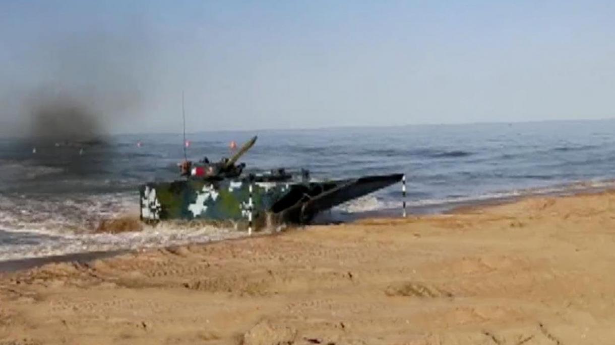 中国造出世界最快两栖战车：水上时速30公里