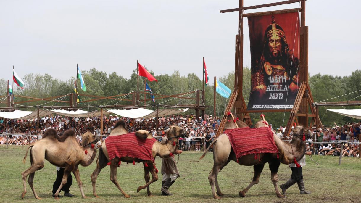 turk kokenli milletler macaristan’da bulustu.jpg