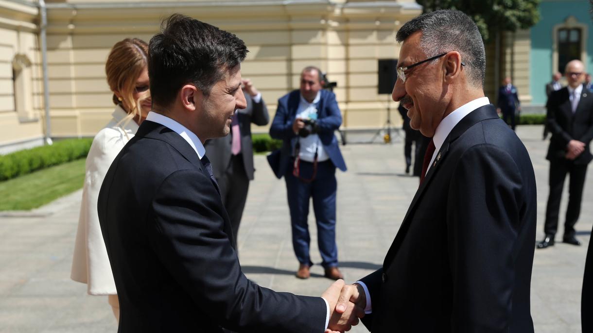 Zelenskiyning qasamyod marosimiga Turkiyadan prezident o’rinbosari Fuat O’ktay ishtirok etdi