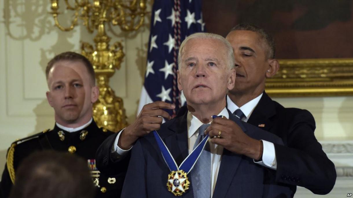 Biden Däwlät başlığı Azatlıq medale belän büläkländerelgän