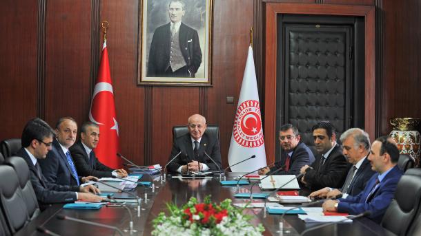 土耳其议会恐怖会议未能达成和解