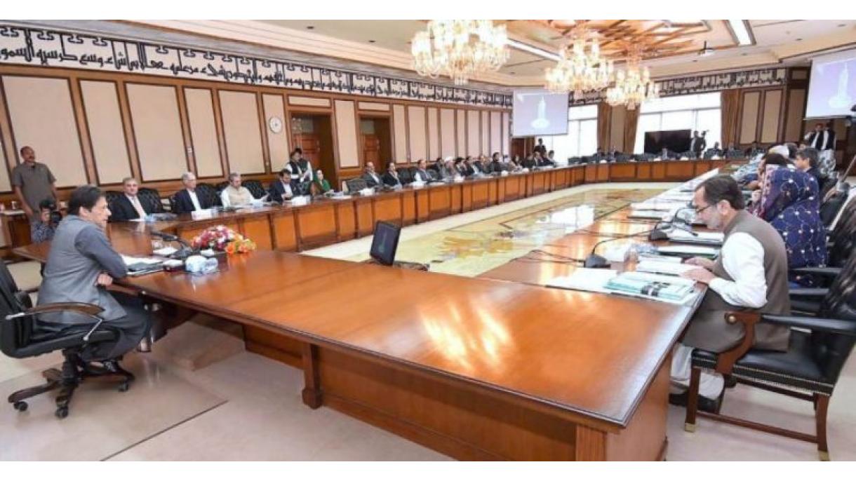 وزیراعظم عمران خان کی زیر صدارت وفاقی کابینہ کے اجلاس میں ملک کی تازہ ترین صورتِ حال پر غور