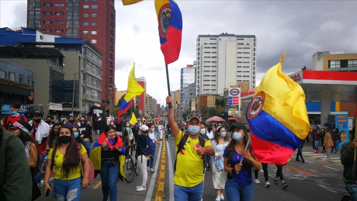哥伦比亚示威游行持续发酵
