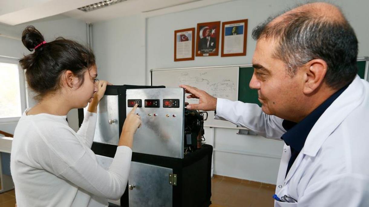 Elifnaz Şentürk es la primera del mundo en el Concurso de Proyecto Científico