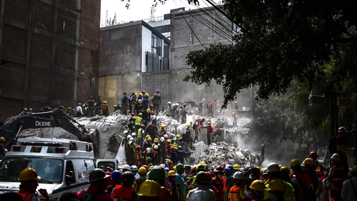 El Gobierno mexicano defiende rescates tras el terremoto al haber rumores de abandono