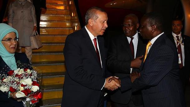 Ердоган е на визита в Уганда...