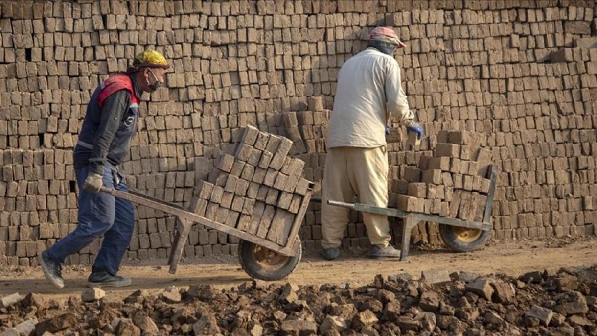 10 میلیون کارگر در ایران به صورت زیرزمینی کار می‌کنند