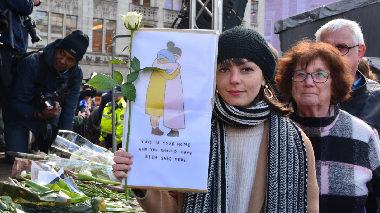 Täze Zelandiýadaky terrorçylykly hüjüme garşy dünýäniň çar tarapynda protest ýörişleri geçirildi