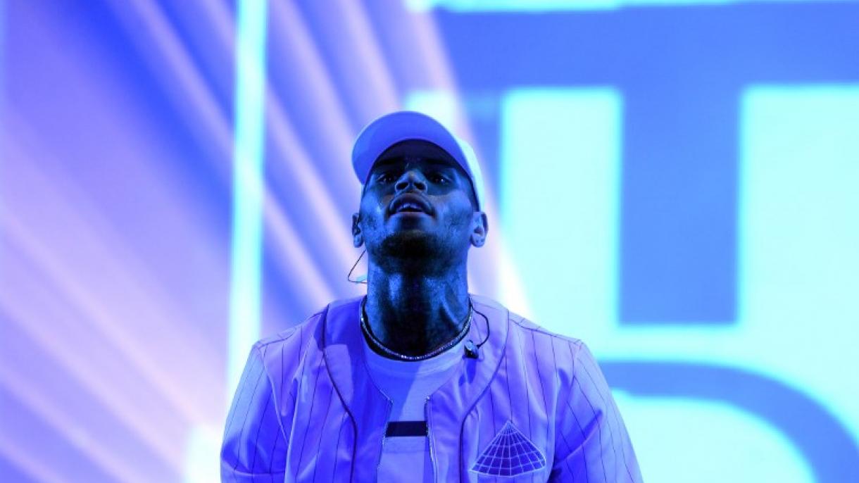 Liberan a Chris Brown en Francia