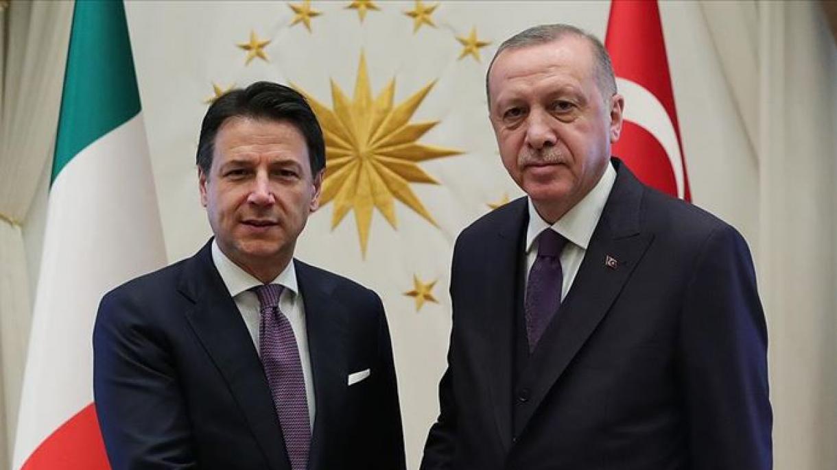 Presidente Erdogan se reúne com Giuseppe Conte, o primeiro ministro da Itália
