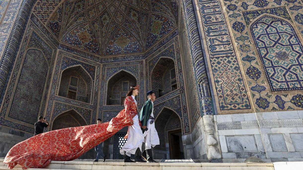 سمرقندده حالقارا سیاحاتچیلیق بازاری گچیرلر