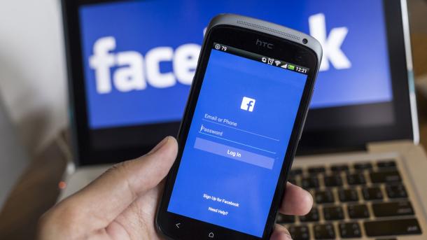 "Facebook" “Messenger”in qrup çatlarında pulköçürmə funksiyasını istifadəyə verib