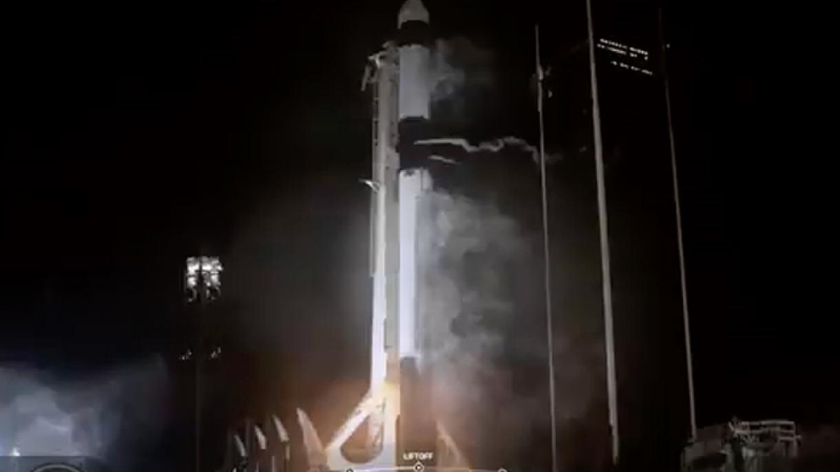 A SpaceX envia abacates, limões e sorvete para a ISS