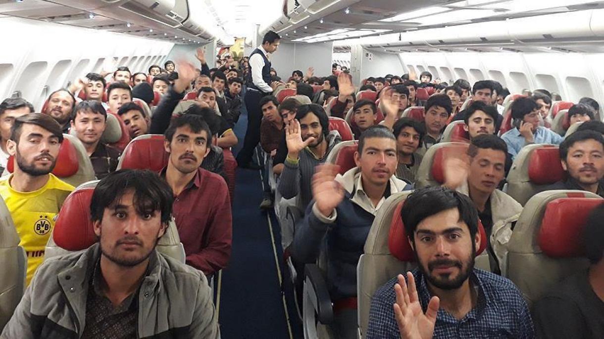 ترکیه گروه دیگری از مهاجران غیرقانونی افغان را به کشورشان بازگرداند