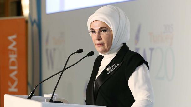 La primera dama, Emine Erdogan, ha acudido a la gala del documental, ''Huida a la Libertad''