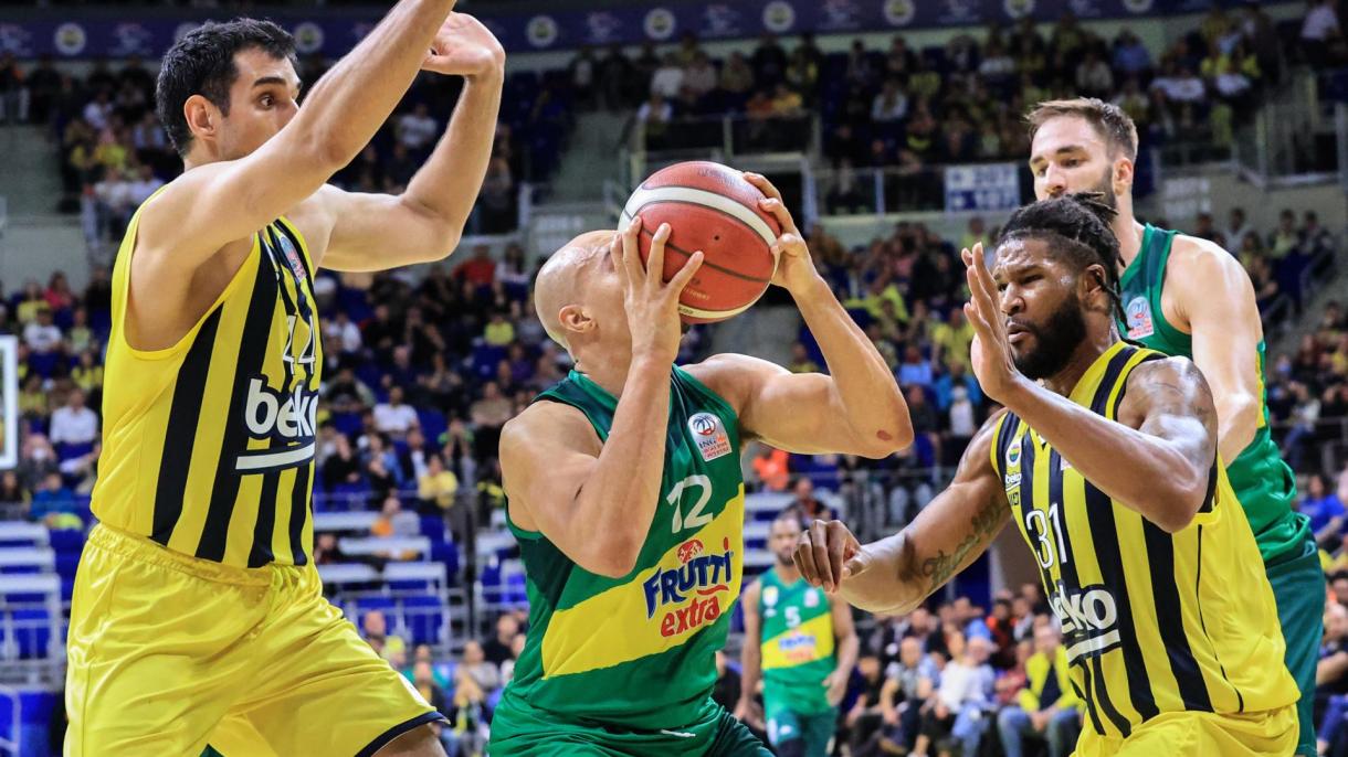 “Fenerbahçe Beko” yarımfinala vəsiqə qazanıb