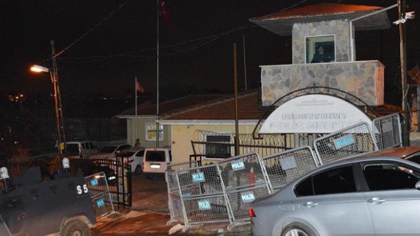 Támadás érte a Fatih Sultan Mehmet rendőrőrsöt