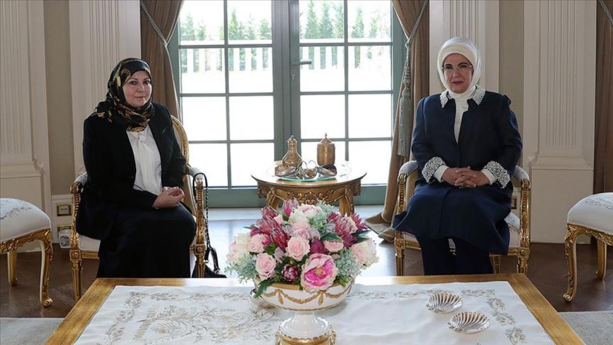 埃米内·埃尔多安与利比亚总理夫人纳迪亚会晤