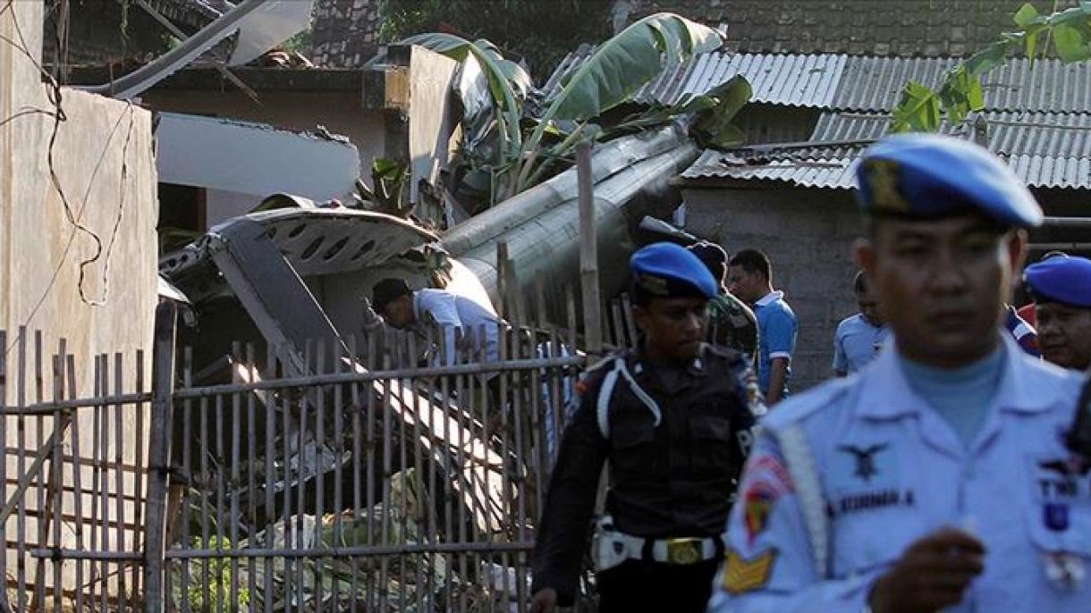سقوط هلیکوپتر نظامی در اندونزی
