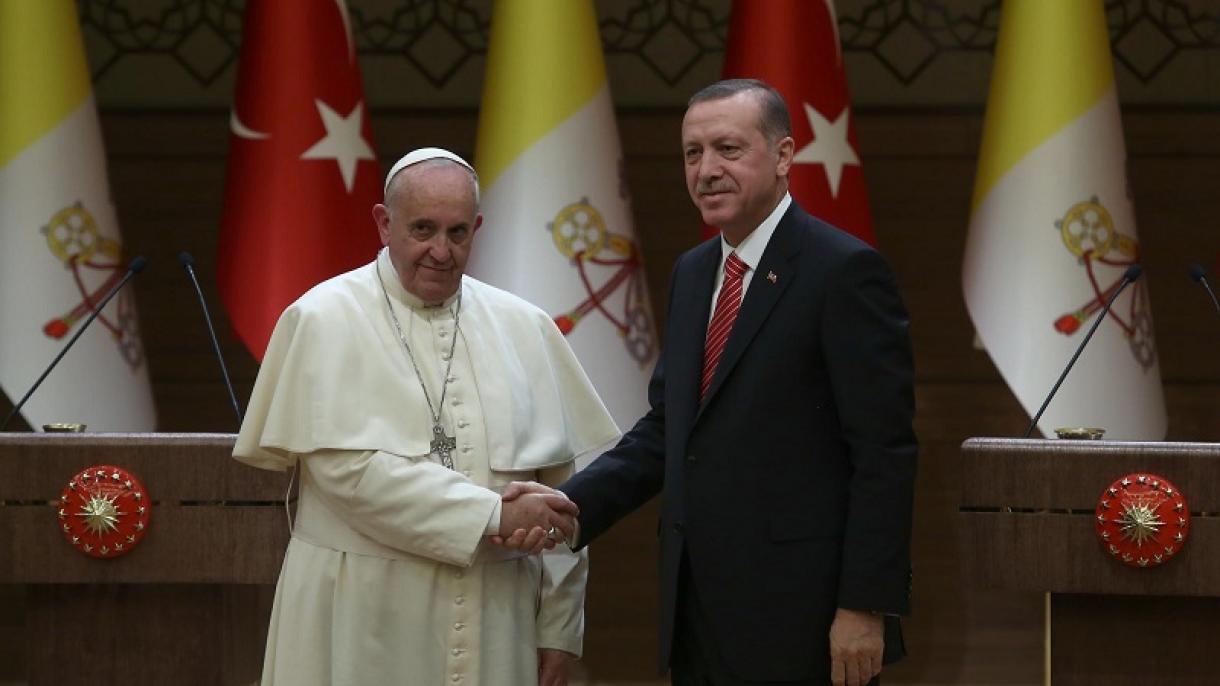 Ердоган разговаря с Путин и папа Франциск...