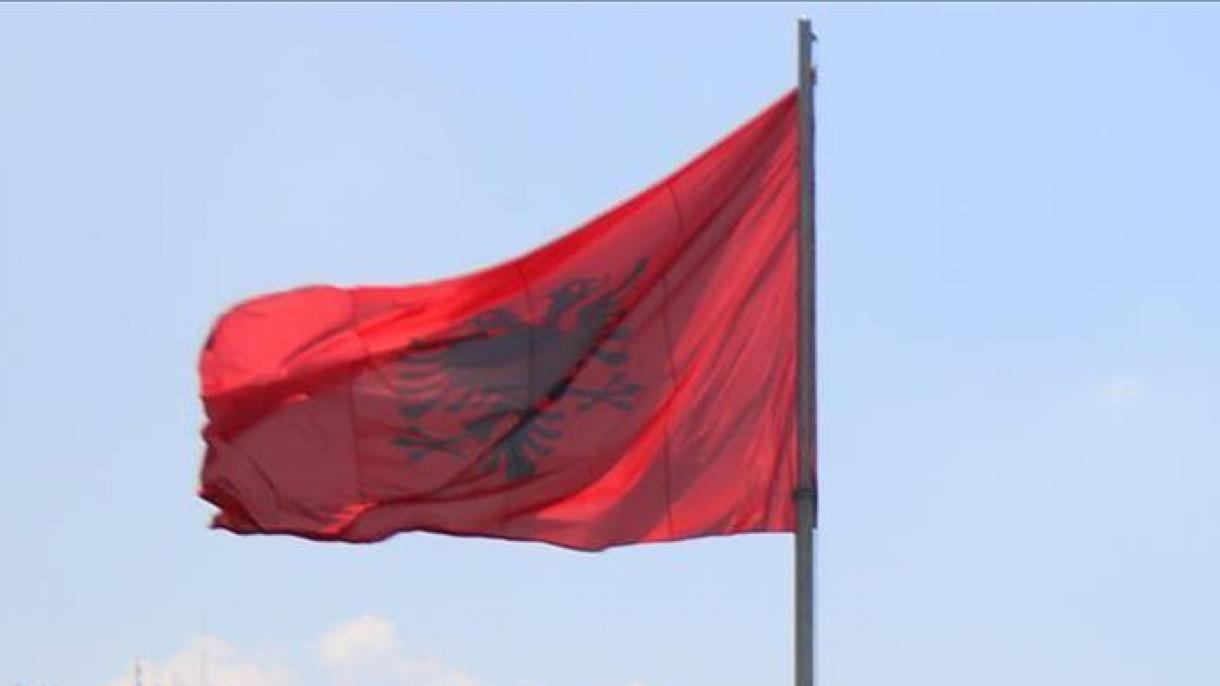 albaniye iranliq ikki diplomatni «xalanmighan adem» dep élan qildi