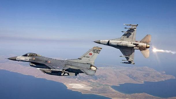 Turquía bombardea el PKK y el DAESH en el norte de Irak​