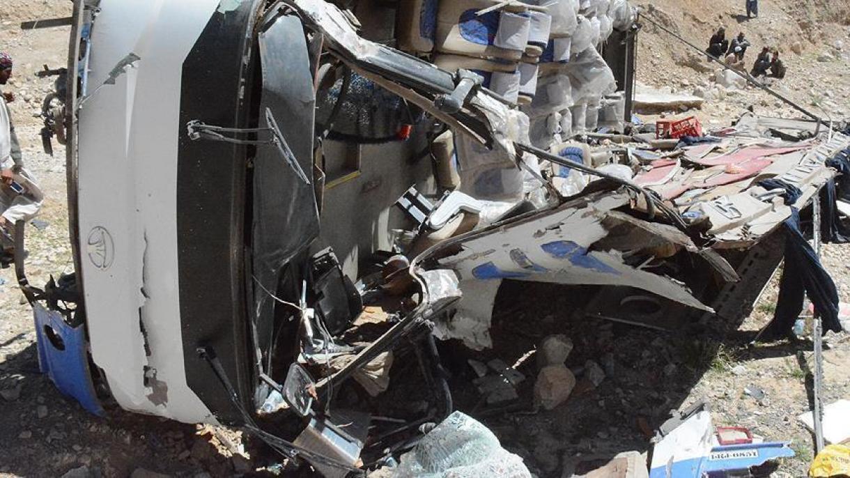 تصادف رانندگی در افغانستان 15 کشته بر جای گذاشت