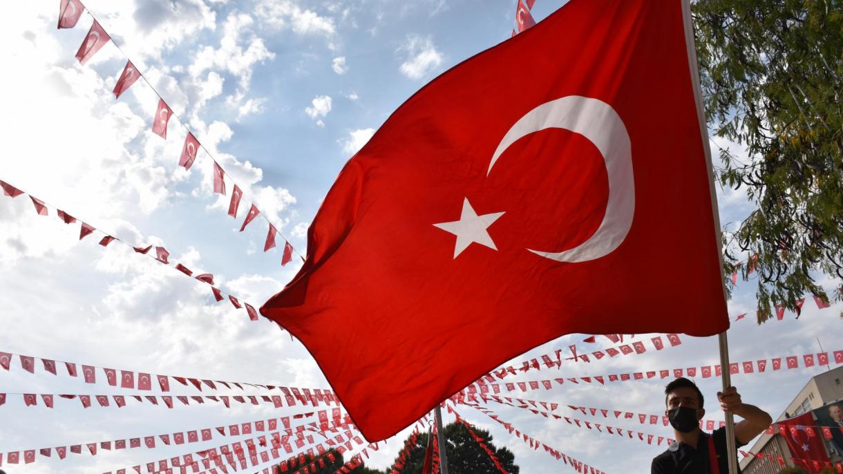 ترکی: ملک بھر میں 29 اکتوبر یومِ جمہوریہ پورے ملّی جوش و خروش کے ساتھ منایا جا رہا ہے