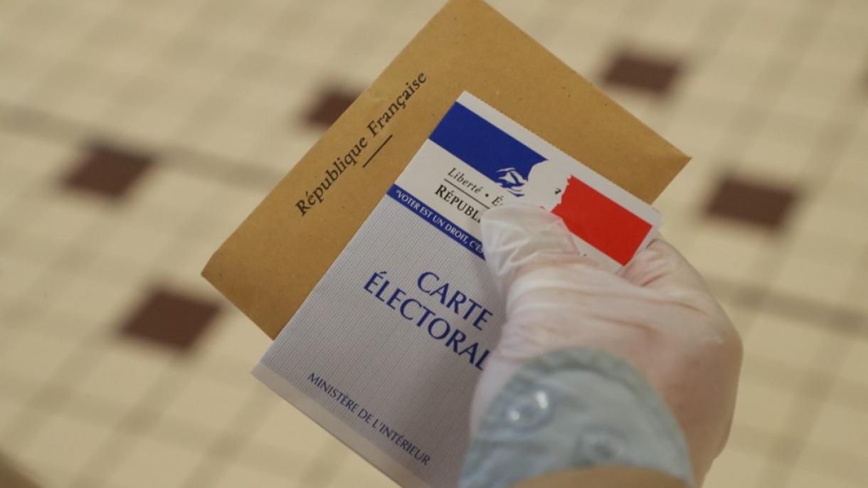 France : le gouvernement décale d’une semaine les élections régionales et départementales