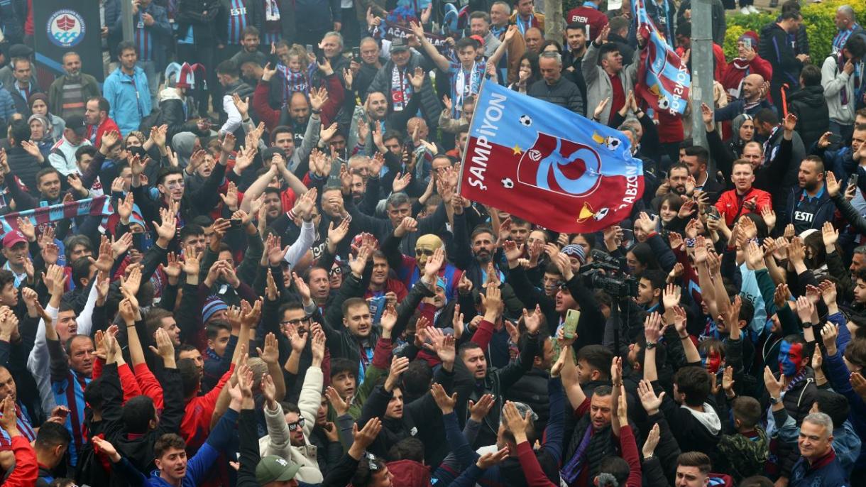 Trabzonspor Şampiyonluk kutlaması12.jpg