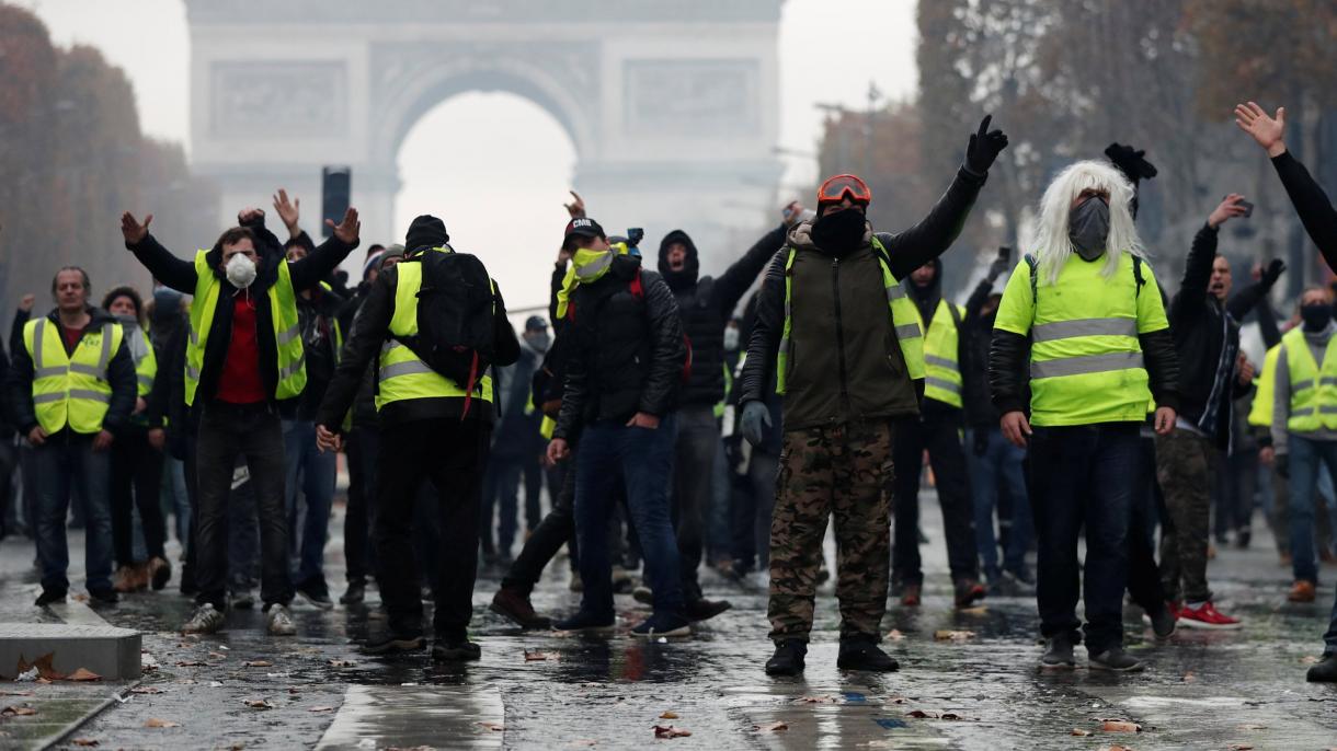 巴黎著名大街受燃油涨价示威活动影响
