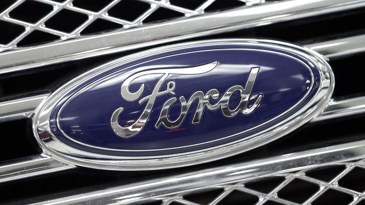 Amerikë e Veriut - Ford tërheq mbi 440 mijë makina për shkak të kapakut të motorit