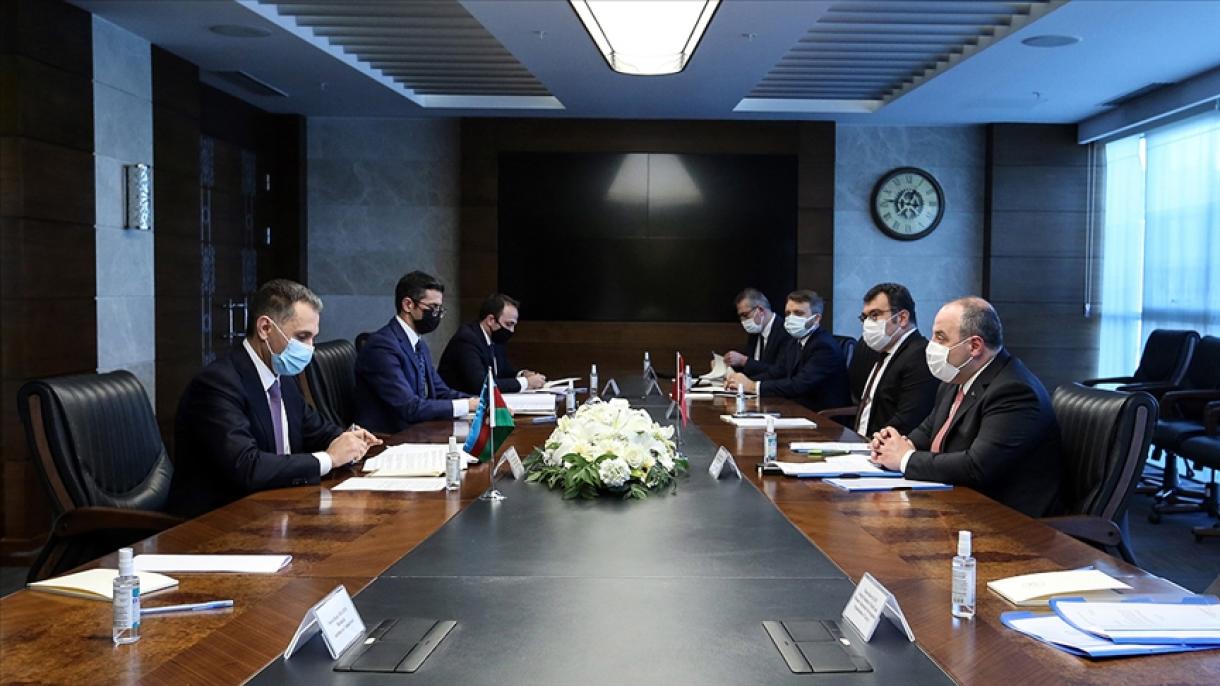 瓦兰克部长与阿塞拜疆同仁会晤
