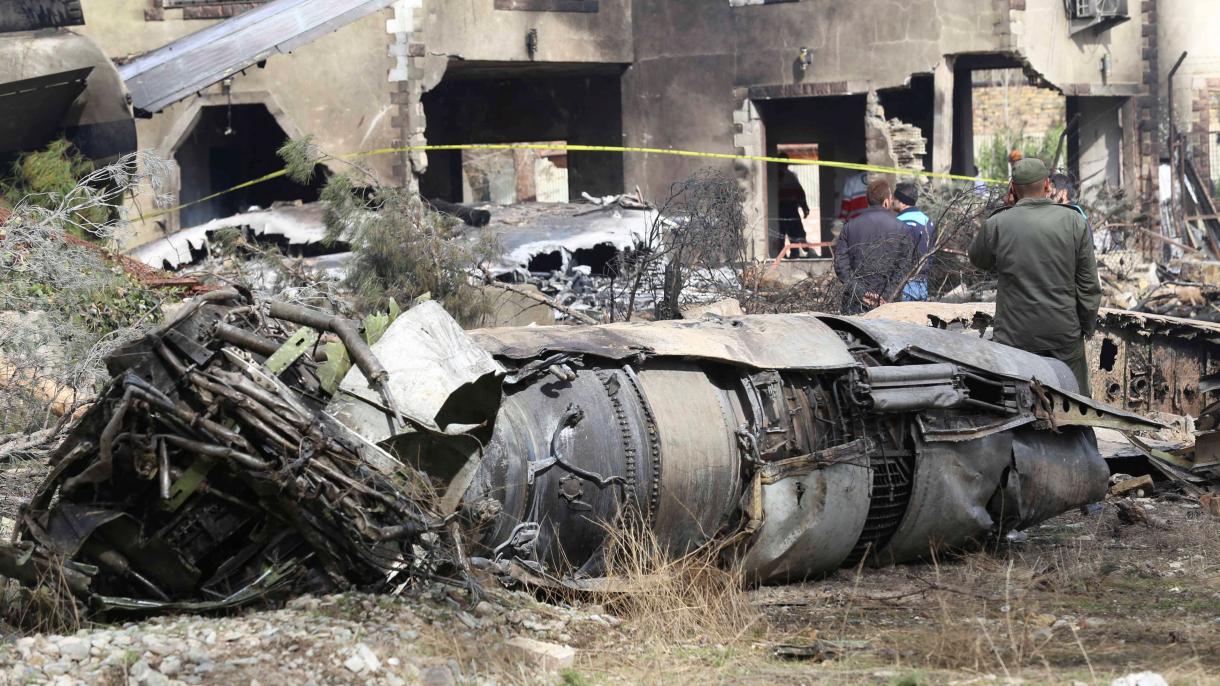 伊朗一架军方货机坠毁 16人丧生