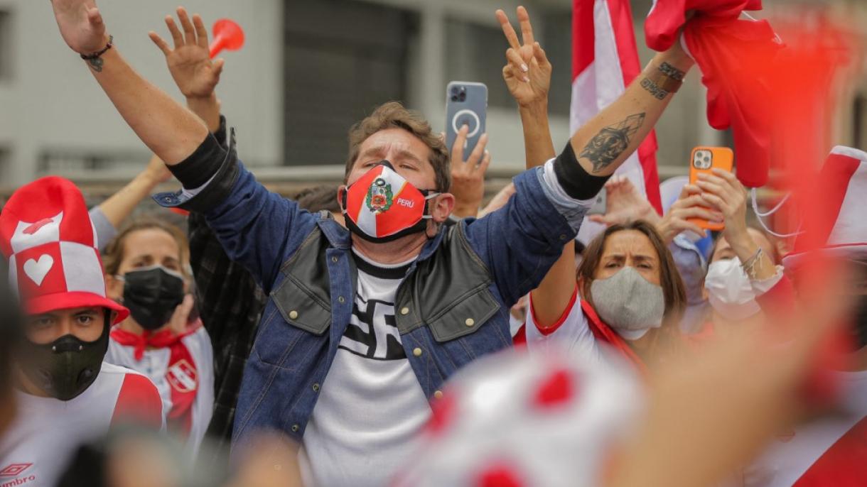peru seçimler pedro castillo 10.jpg