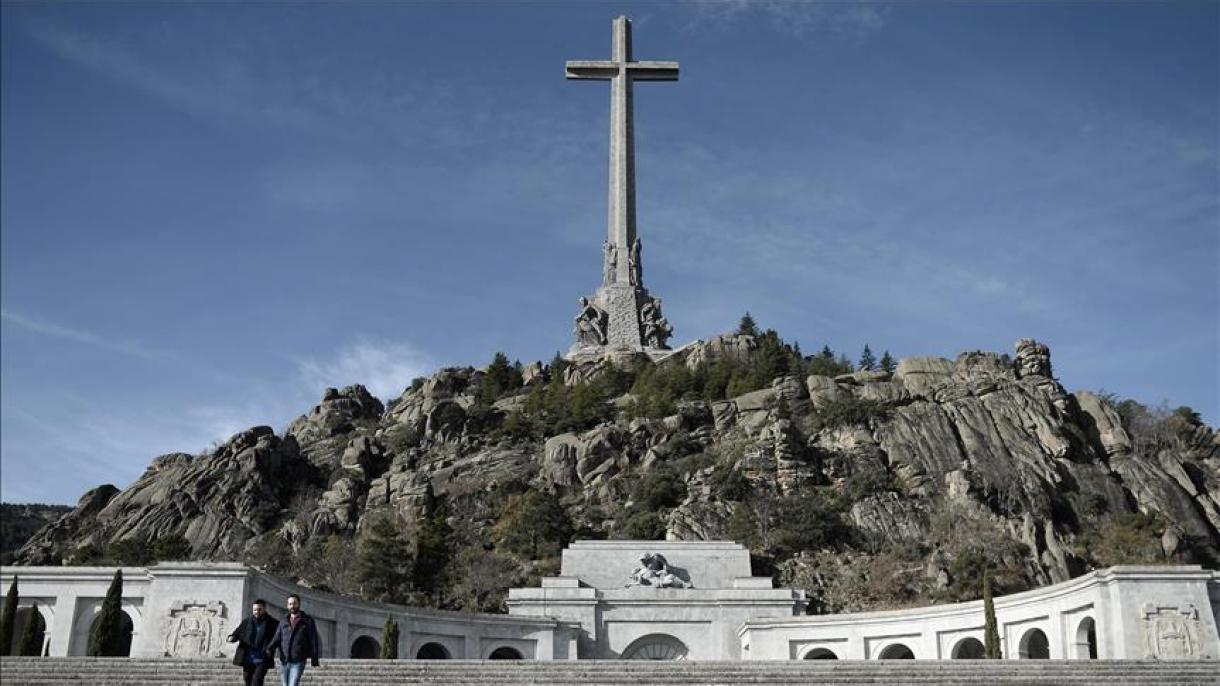 El gobierno español aprueba el decreto ley para exhumar a Francisco Franco