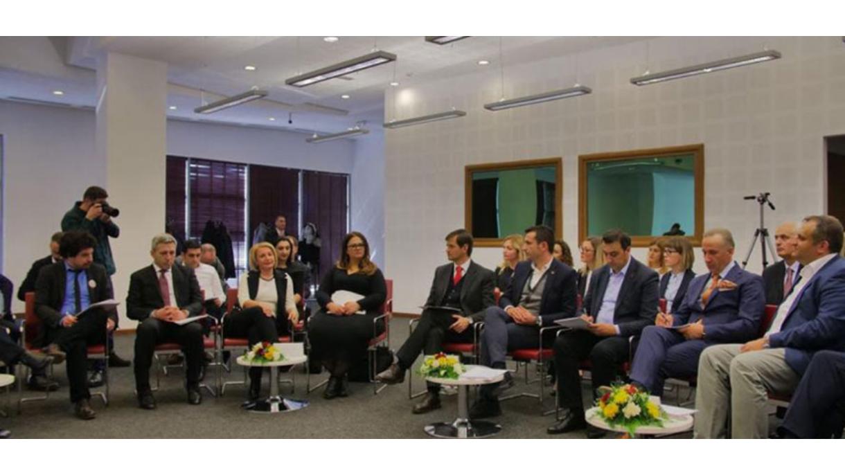 Balkanlar_Arnavut Belediye Başkanları toplantısı.jpg