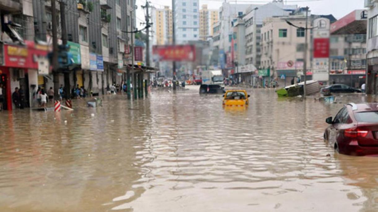 中国四川省暴雨造成6人死亡