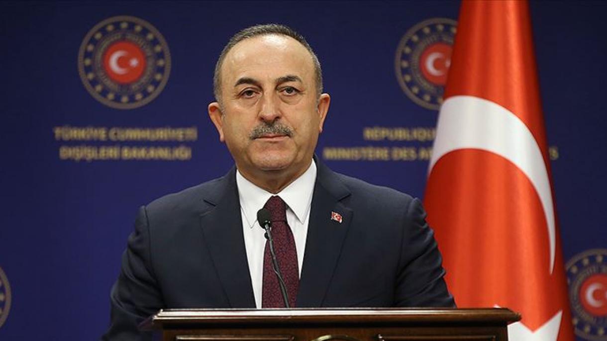 Çavuşoğlu agradeció a sus homólogos por sus mensajes de felicitación de la Fiesta de República