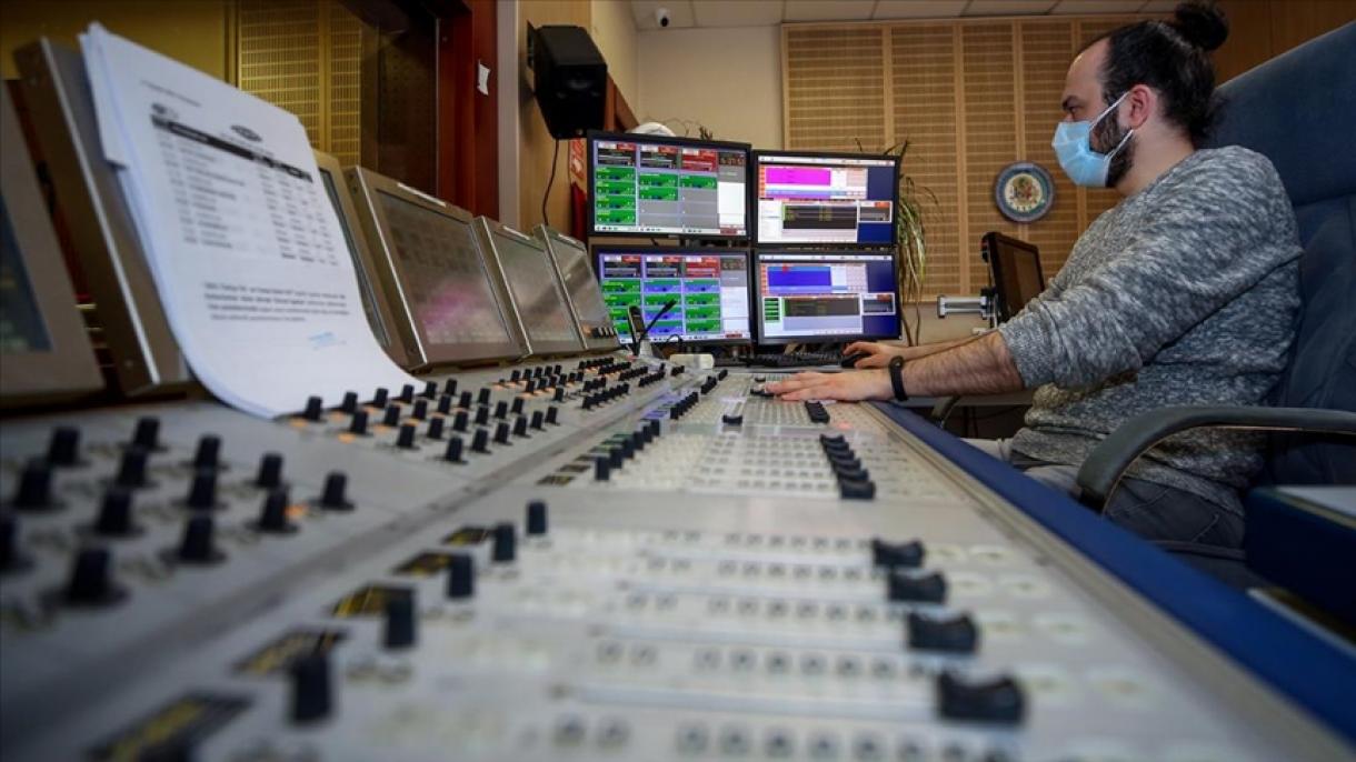 94 éves a török rádiózás