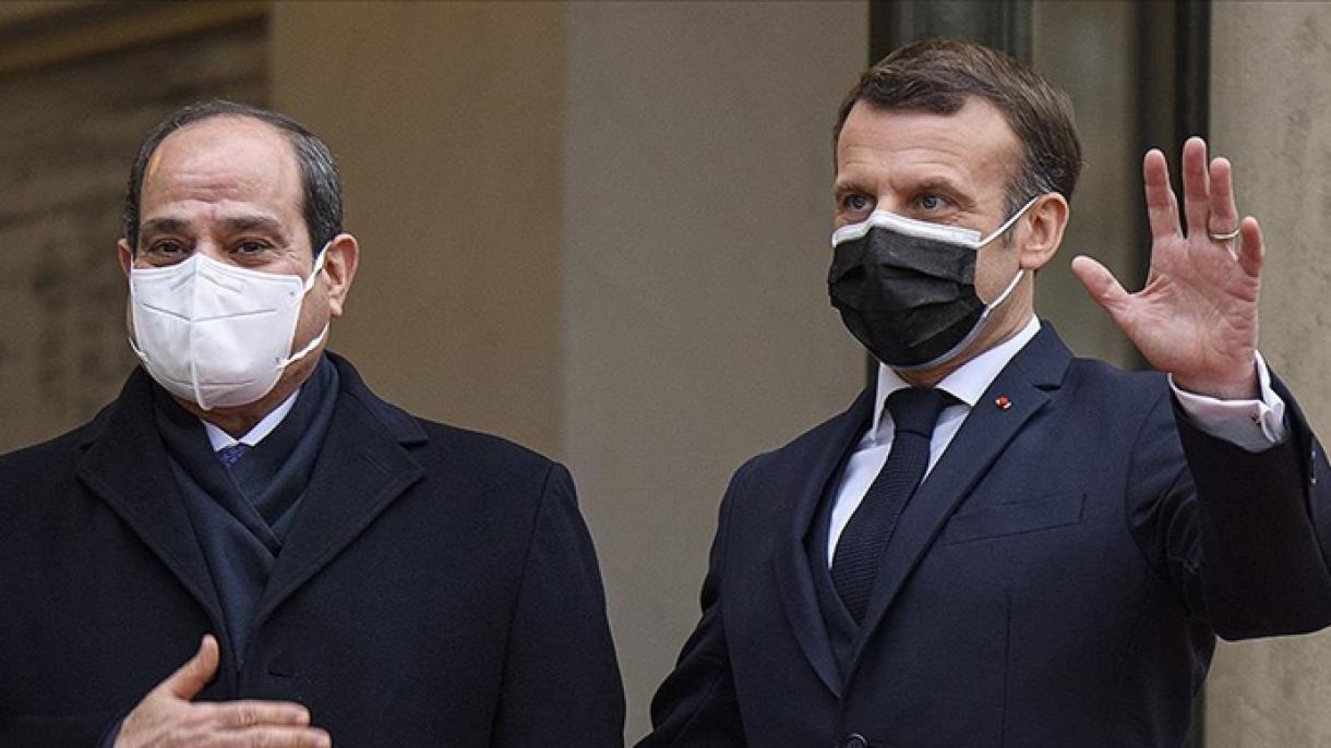 Sissi aurait reçu la Légion d'Honneur en France où il est allé pour une visite officielle