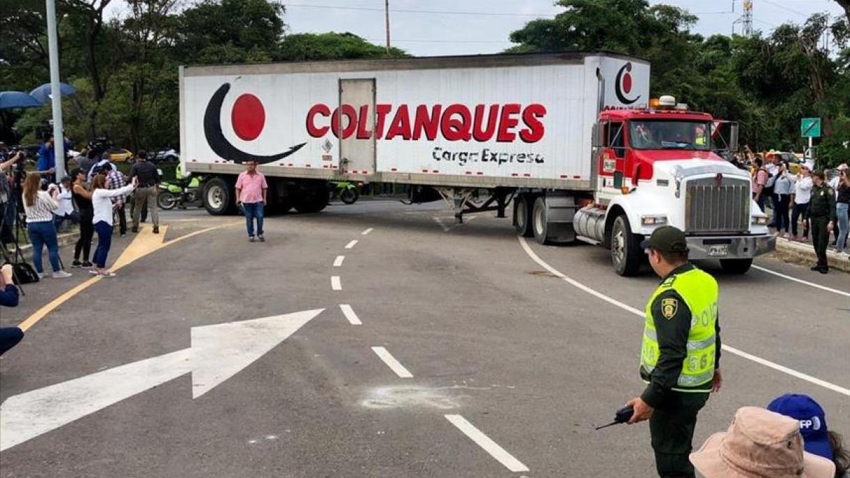 Camiones con ayuda humanitaria para Venezuela llegan a la frontera con Colombia