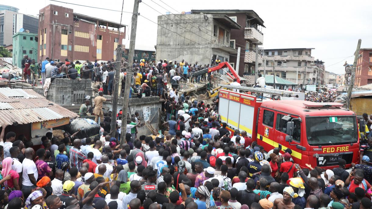 尼日利亚一所教学大楼倒塌
