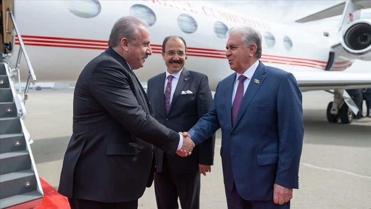 رئیس مجلس ترکیه در رأس هیئتی وارد باکو شد