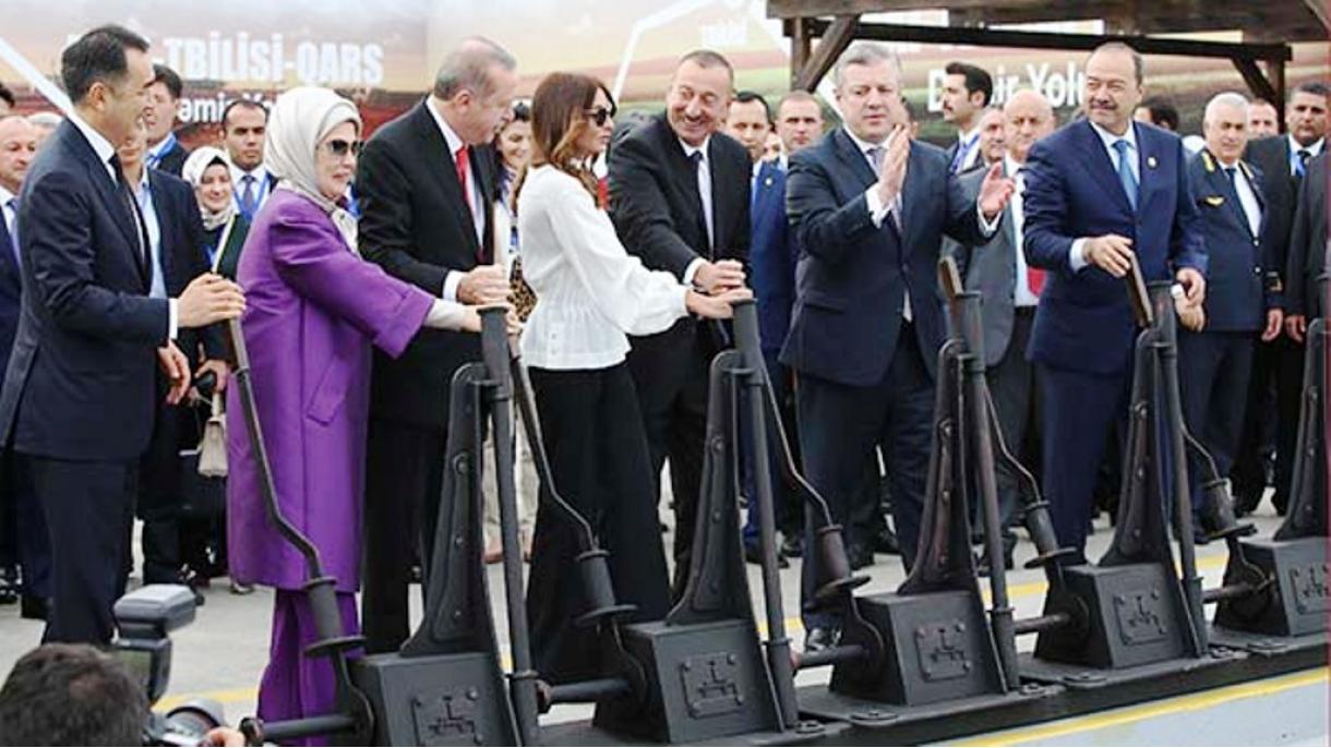 Əsrin layihəsi həyata keçdi: Bakı-Tiflis-Qars dəmiryolu açıldı