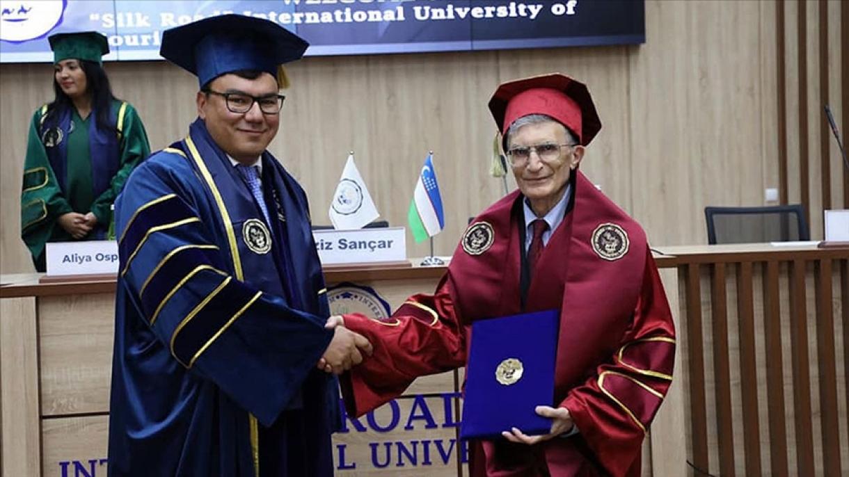 O'zbekistonda Nobel mukofoti sovrindori Aziz Sanjarga faxriy doktor unvoni berildi