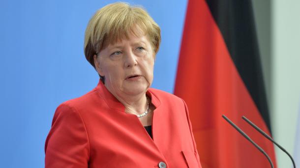 Merkel: “La libertad de religión es válida también para musulmanes en Alemania”