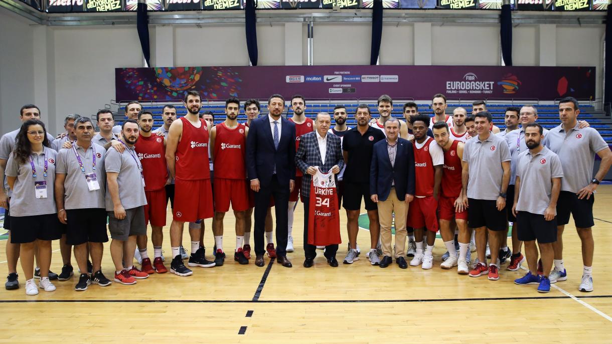 Turquia vs Rússia no Eurobasket 2017