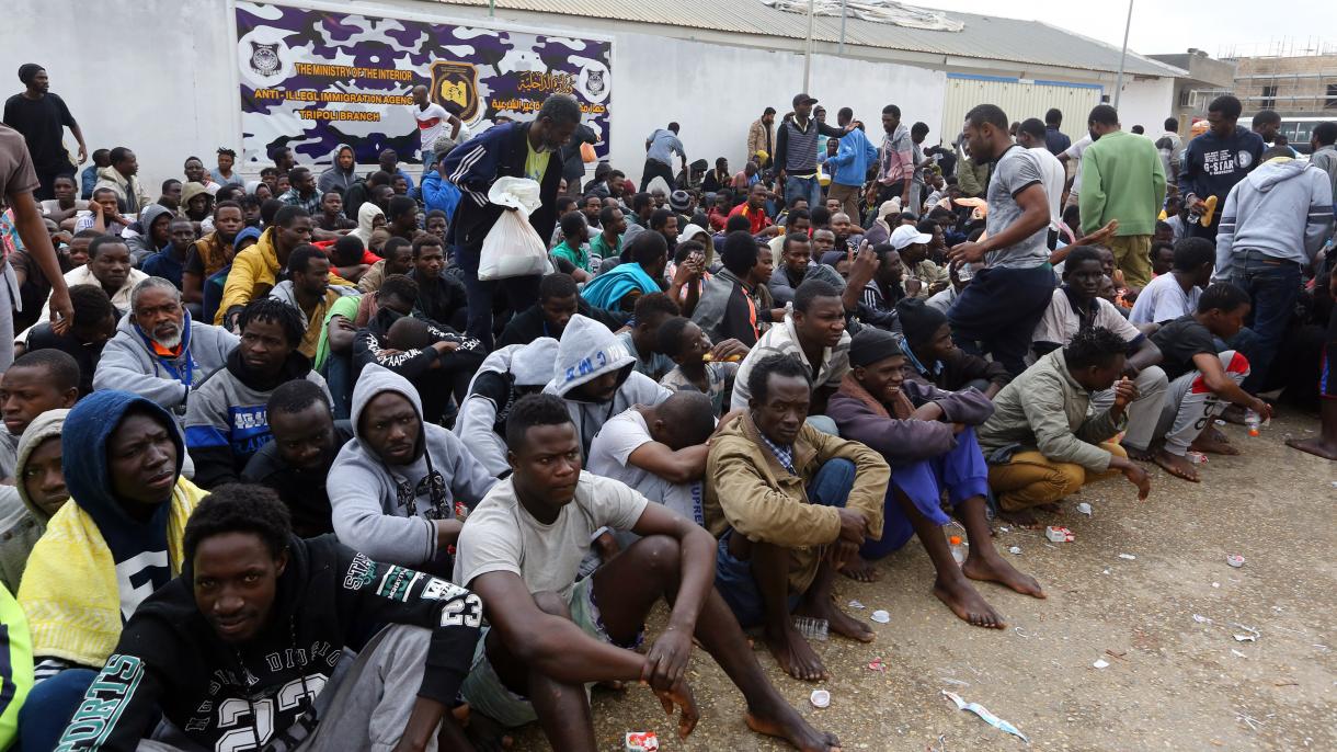 Navio turco resgata centenas de imigrantes no alto mar da Líbia