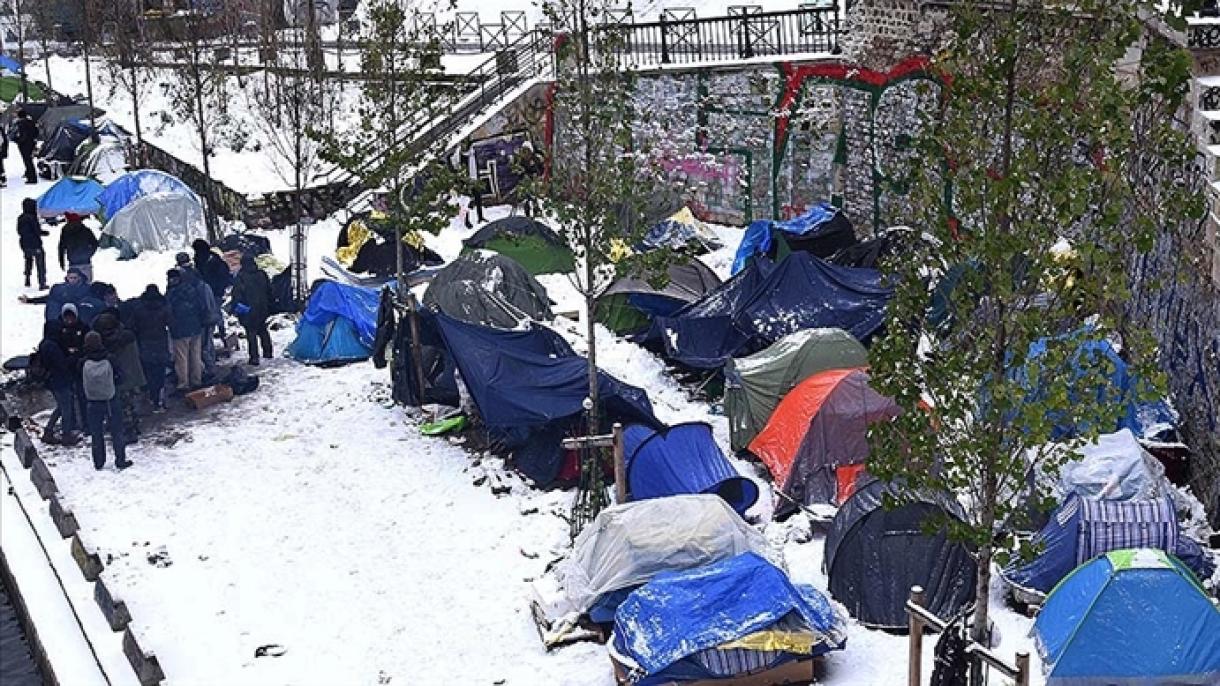 Pas qëndrimit në mot të ftohtë për një kohë të gjatë Franca strehon emigrantët dhe refugjatët